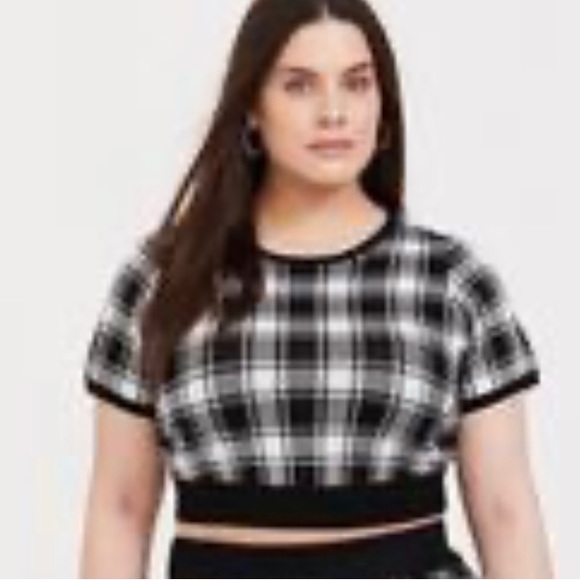torrid Sweaters - Torrid Black and White Plaid Mini Sweater Crop Top Size 4